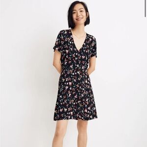 Madewell V-Neck Button-Front Mini Dress in Drifting Flowers Sz 2